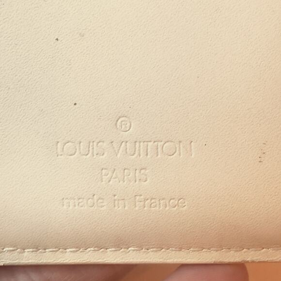 Louis Vuitton Vernis Yellow Kisslock Wallet – Authentic Patent Leather pre-owned - Picture 8 of 14